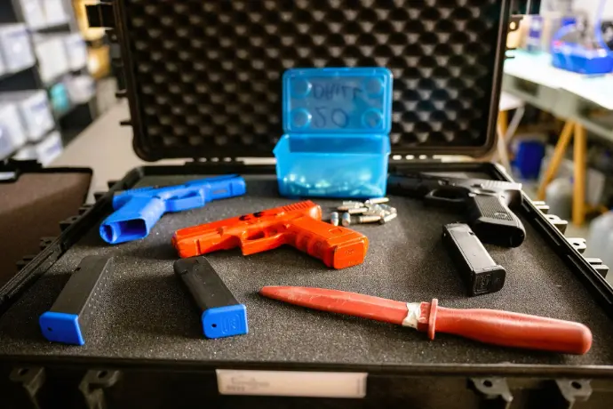 Skillforce arme glock police sécurité loi legislation manipulation tir feu examen evaluation specialiste instructeur stricte usage protection lunette casque ceinturon munition chargeur smith wesson 9x19 9mm