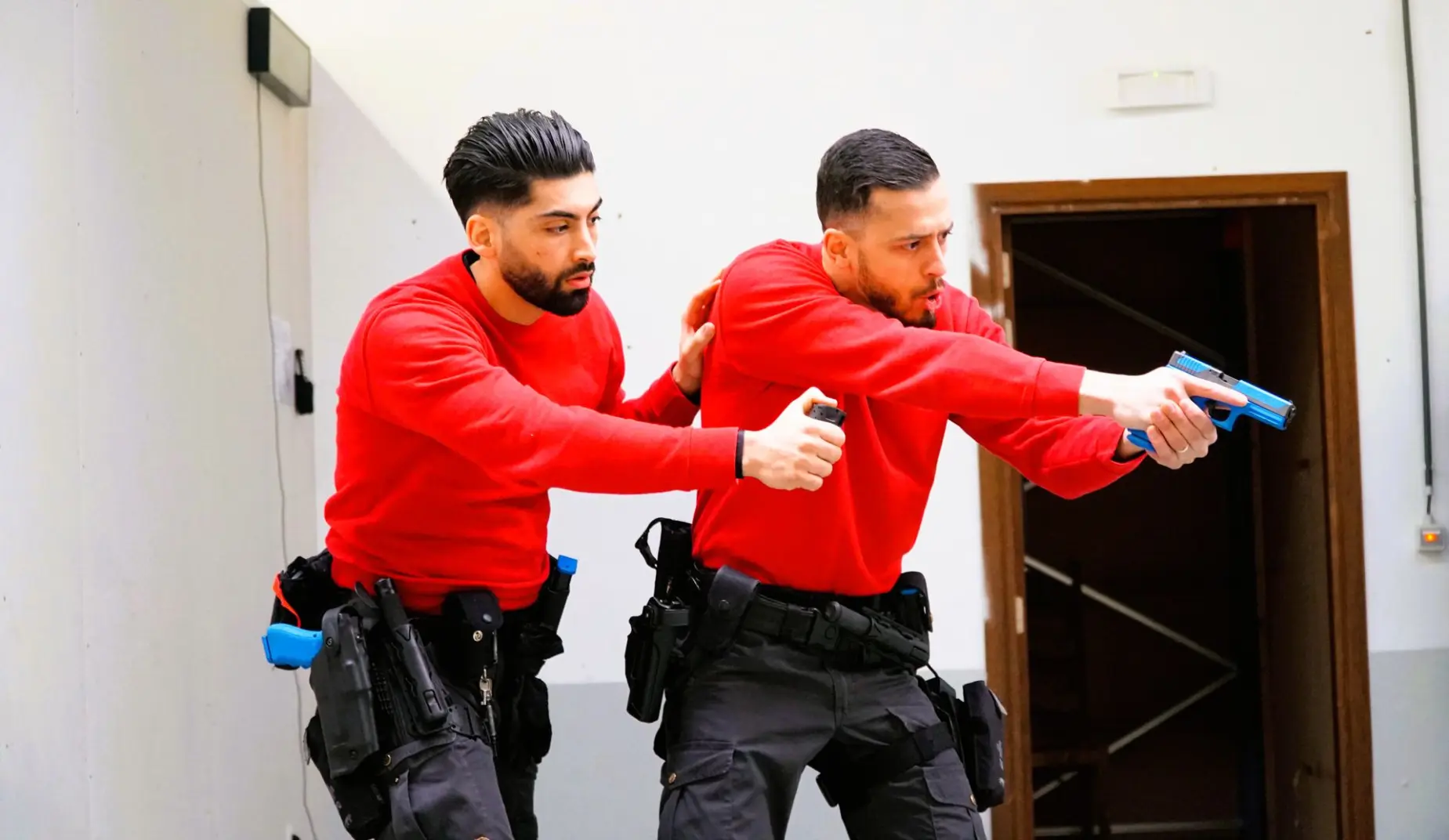 arme glock police sécurité loi legislation manipulation tir feu examen evaluation specialiste instructeur stricte usage protection lunette casque ceinturon munition chargeur smith wesson 9x19 9mm